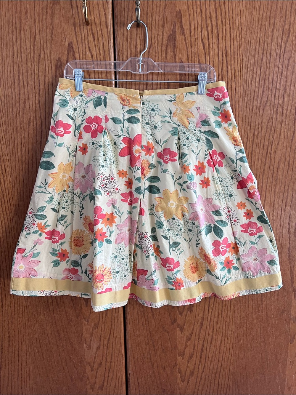 L.L. Bean Cream Floral A-Line Skirt with Pink, Yellow & Green Accents, Pockets